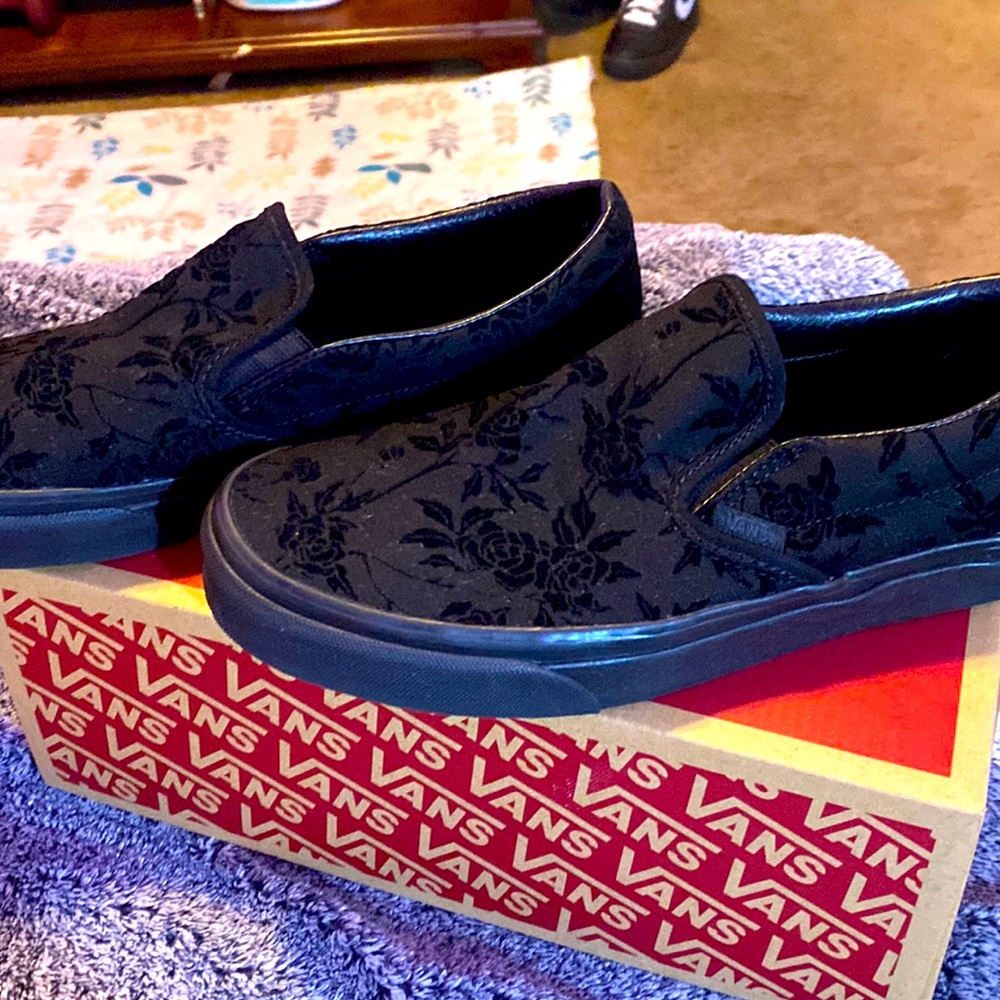 Velvet rose black slip-on vans
